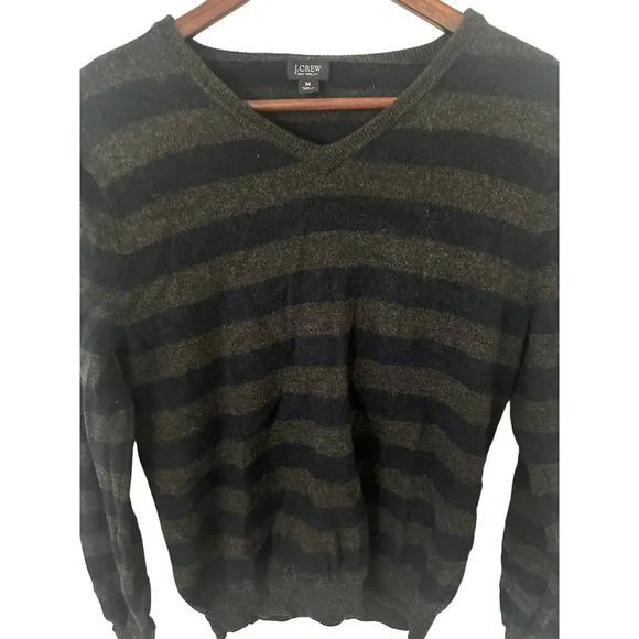 J. Crew Mens V-Neck Merino Wool Size Medium - Picture 2 of 3